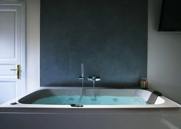 Bed In 4* Palermo